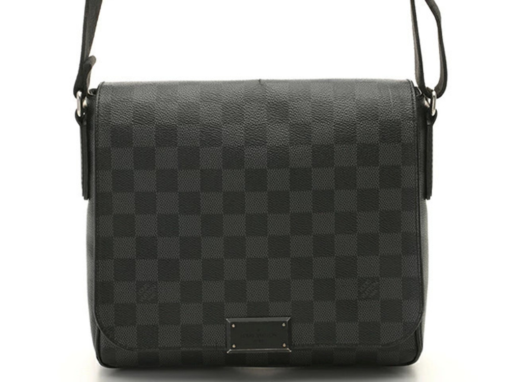LOUIS VUITTON District Damier Graphite Black